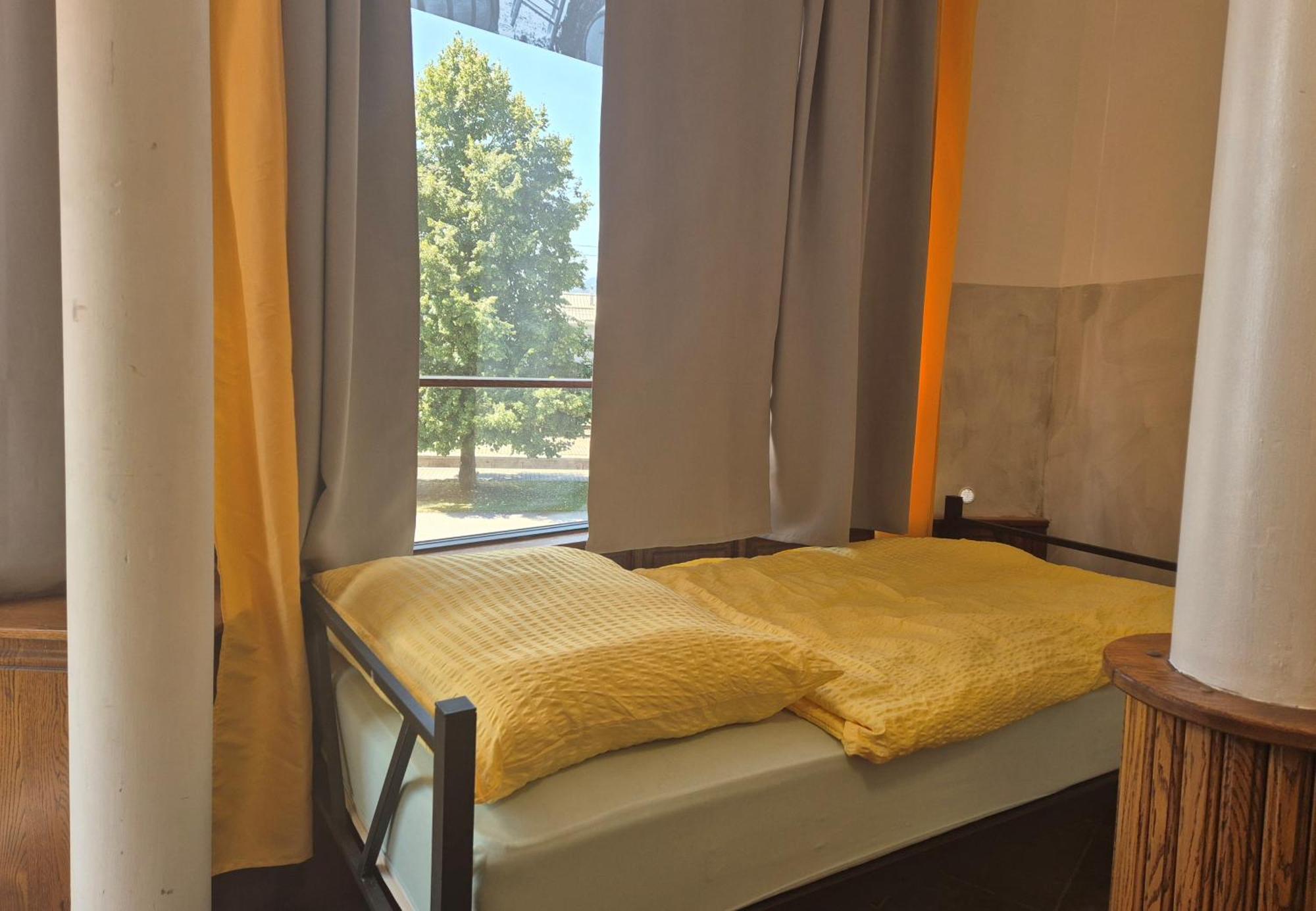 Bled Lesce Station Rooms And Beds Экстерьер фото