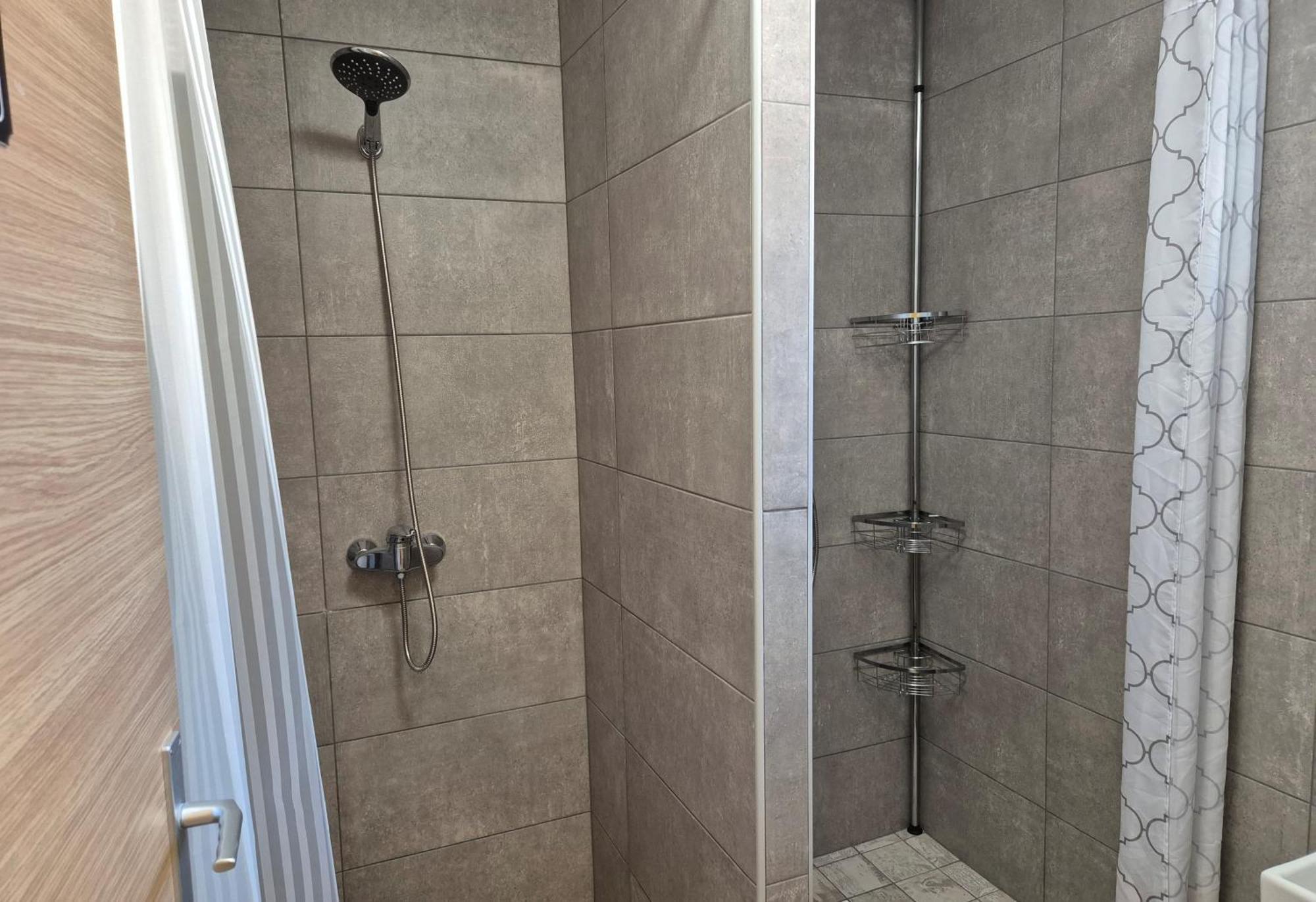 Bled Lesce Station Rooms And Beds Экстерьер фото