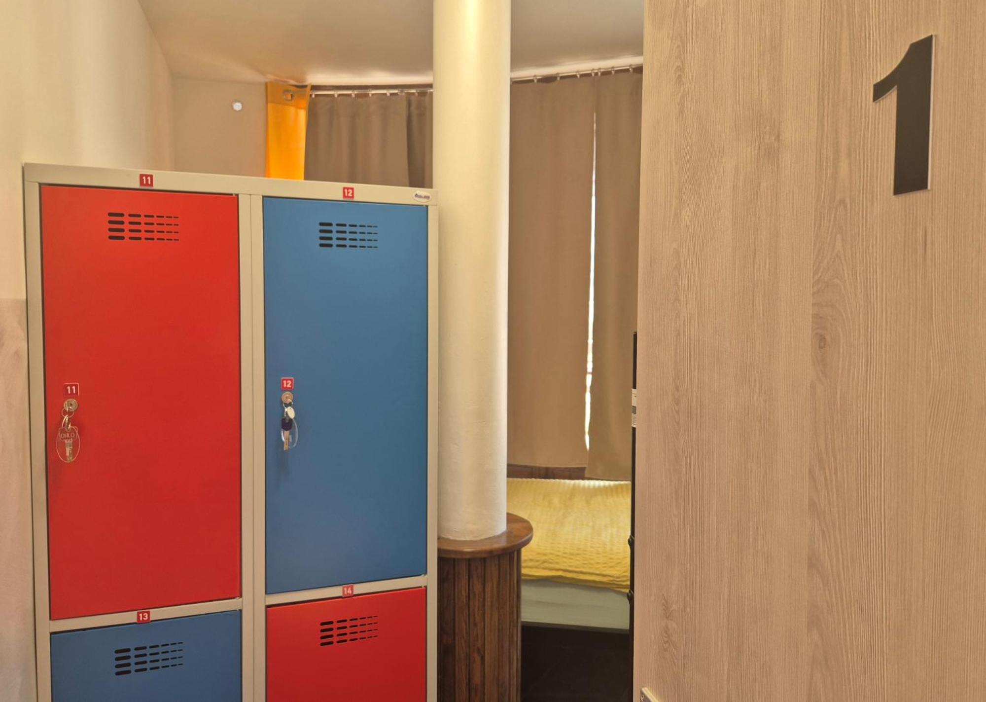 Bled Lesce Station Rooms And Beds Экстерьер фото