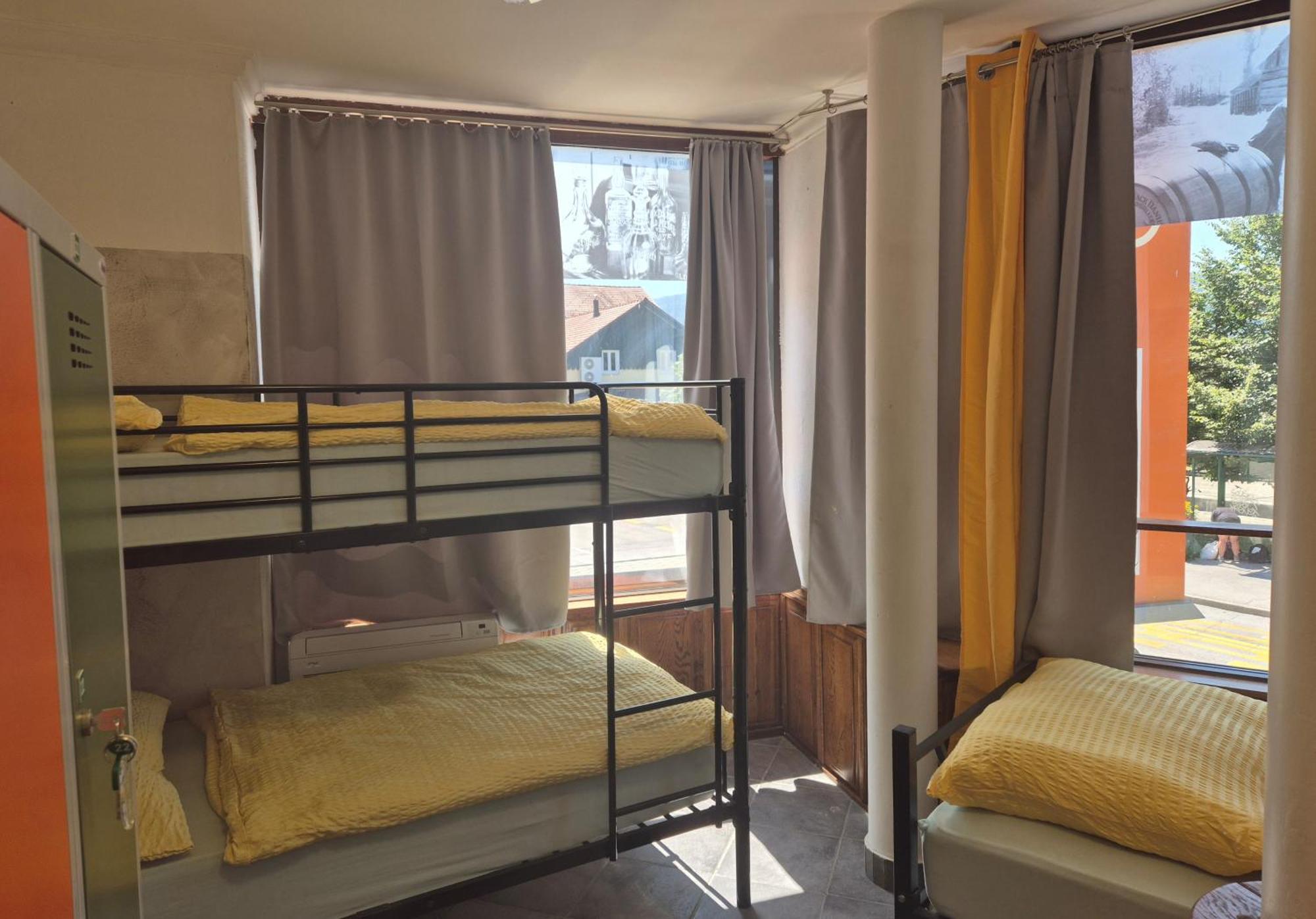Bled Lesce Station Rooms And Beds Экстерьер фото